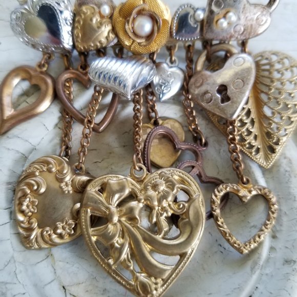 Baroque Brooch Pin with Heart Collage Dangles - Picture 5 of 13
